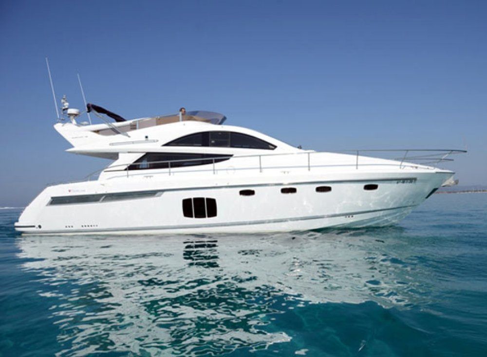 Charter yacht fairline phantom 48 3 cabins ibiza