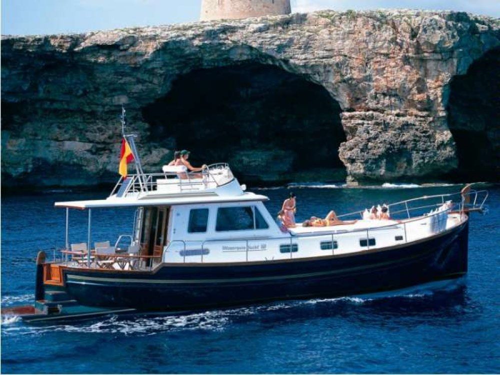 Motor yacht menorquin 160 3 cabins menorca