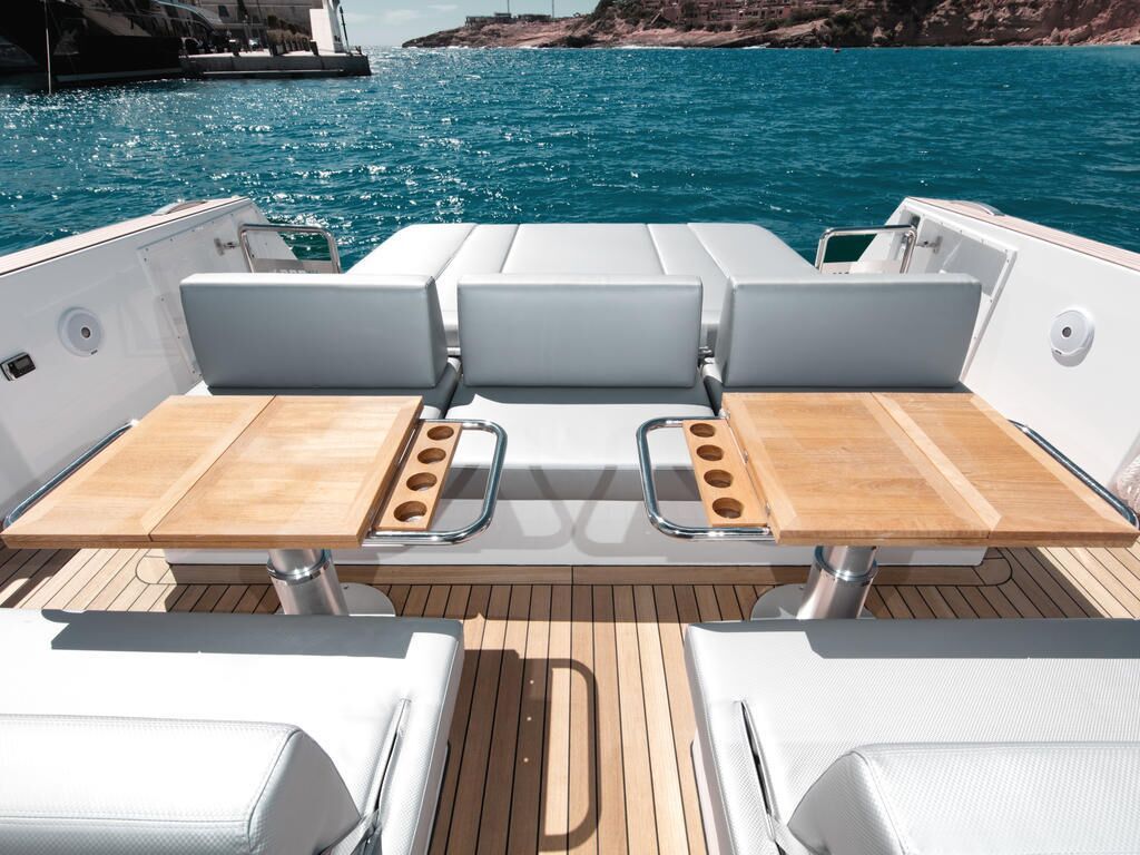 52 open charter yacht ibiza alquiler yate 7