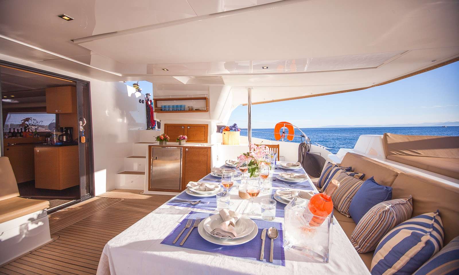 Jinks charter catamaran greece alquiler grecia 14