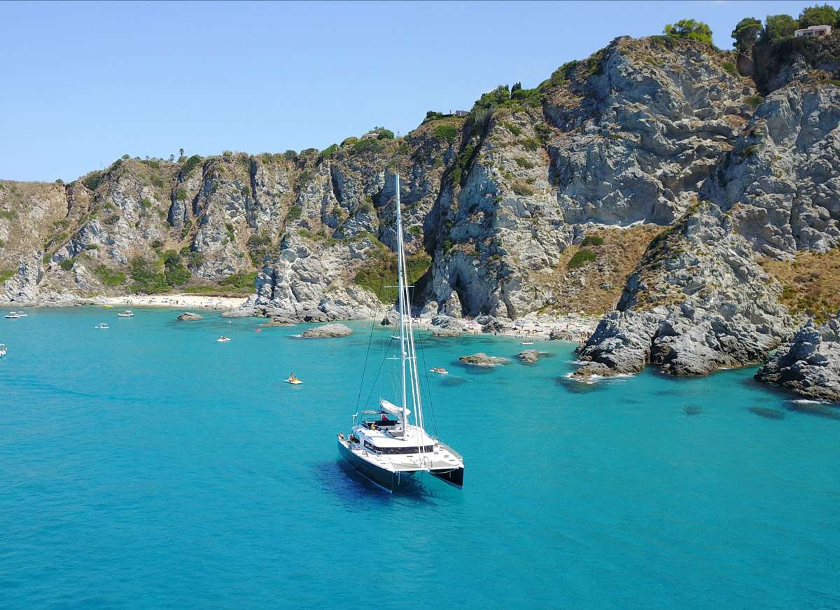 Four charter catamaran sicily sicilia alquiler 19