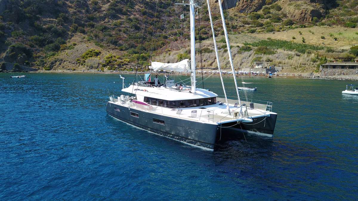 Four charter catamaran sicily sicilia alquiler 2