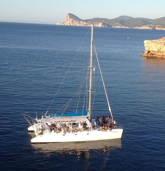 Cat charter catamaran ibiza alquiler fiestas 1