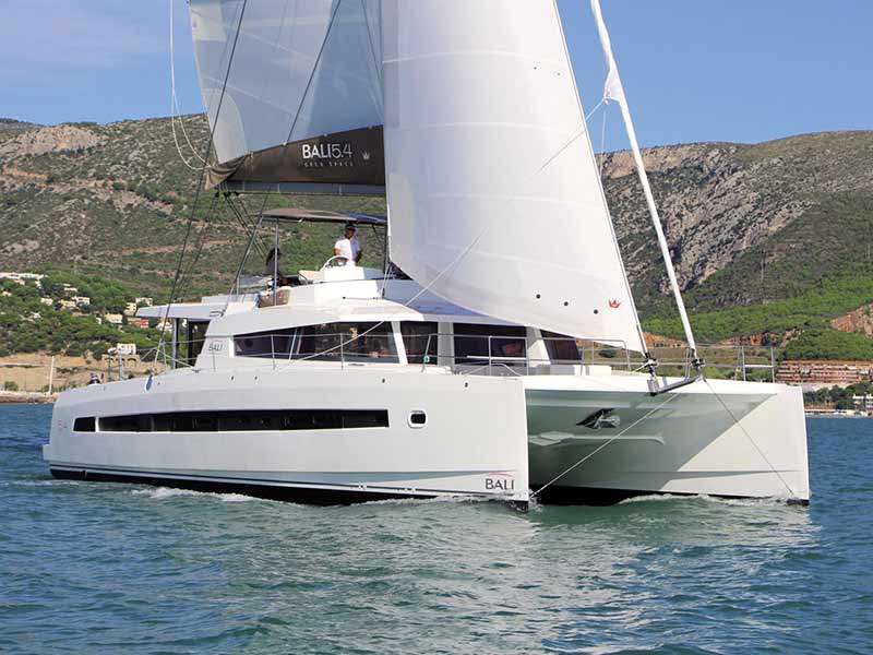 Charter catamaran italy alquiler italia crewed tripulado 1